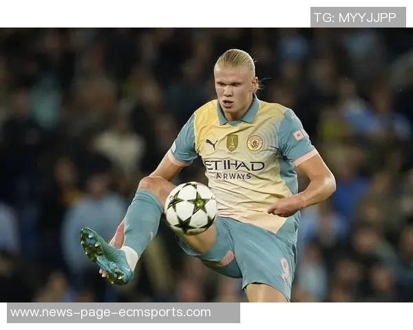 哈兰德错失绝佳机会左脚推射被大马丁轻松扑住 哈兰德错失绝佳机会左脚推射被大马丁轻松扑住